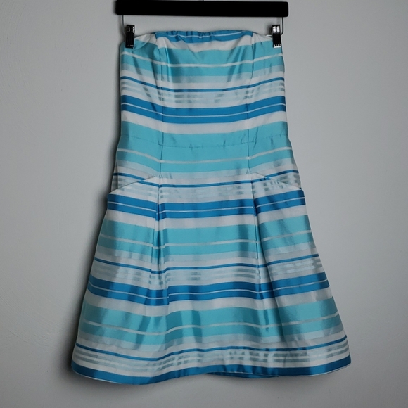 Lilly Pulitzer Dress - Picture 2 of 9